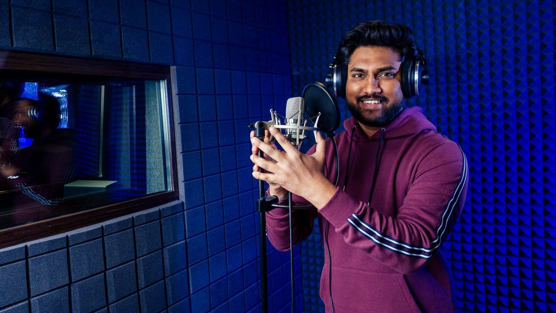 Dubbing actor